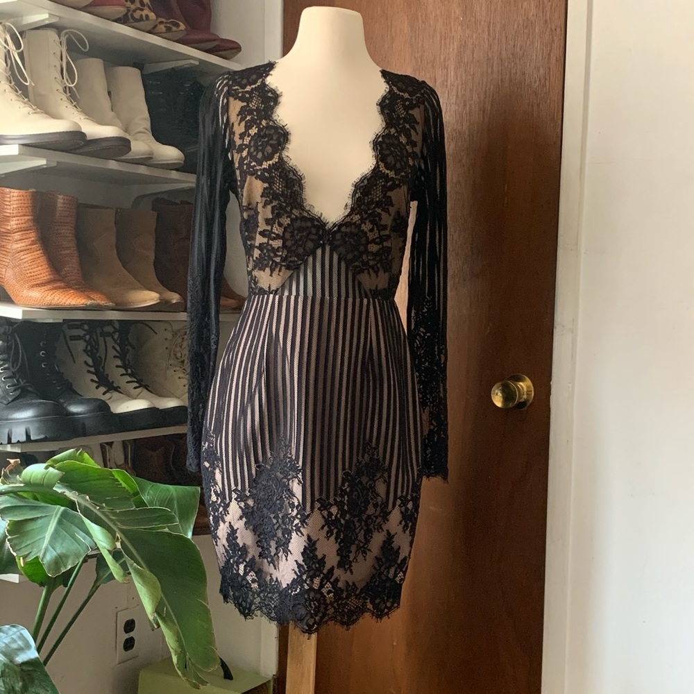 STYLESTALKER CONFIDENTIAL BLACK DRESS - Picture 4 of 7